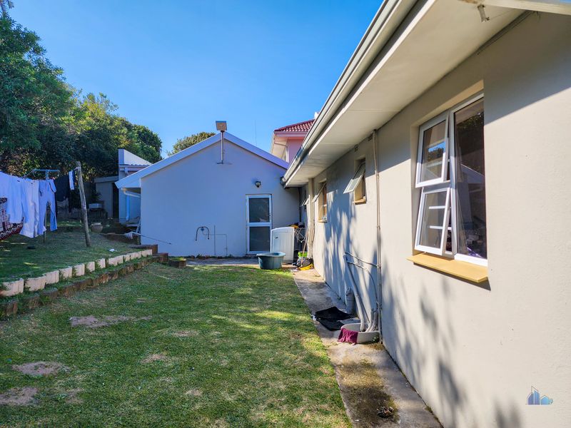 5 Bedroom Property for Sale in Gonubie Eastern Cape